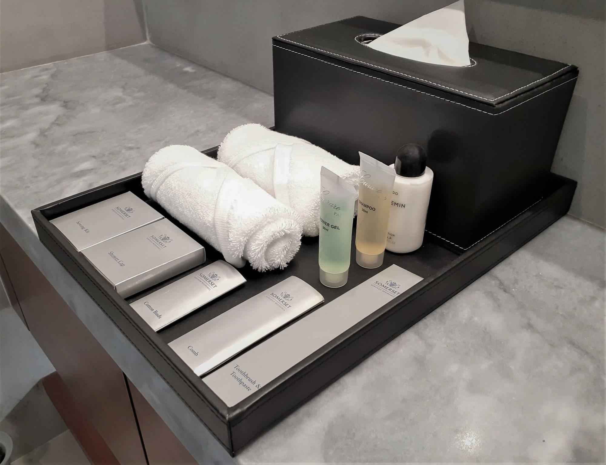Somerset West Bay Doha Kültér fotó A bathroom amenity tray