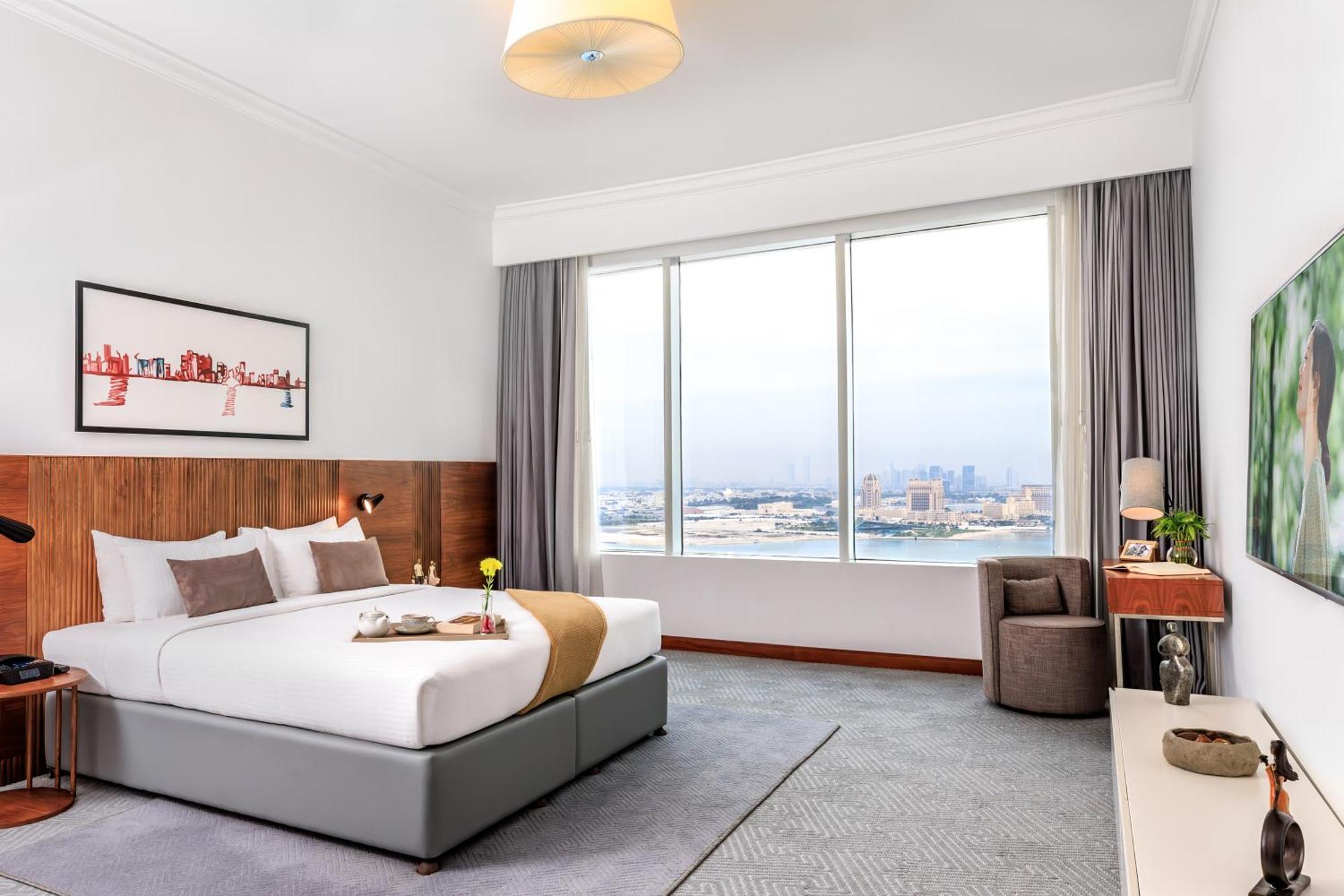 Somerset West Bay Doha Kültér fotó A bedroom at the hotel