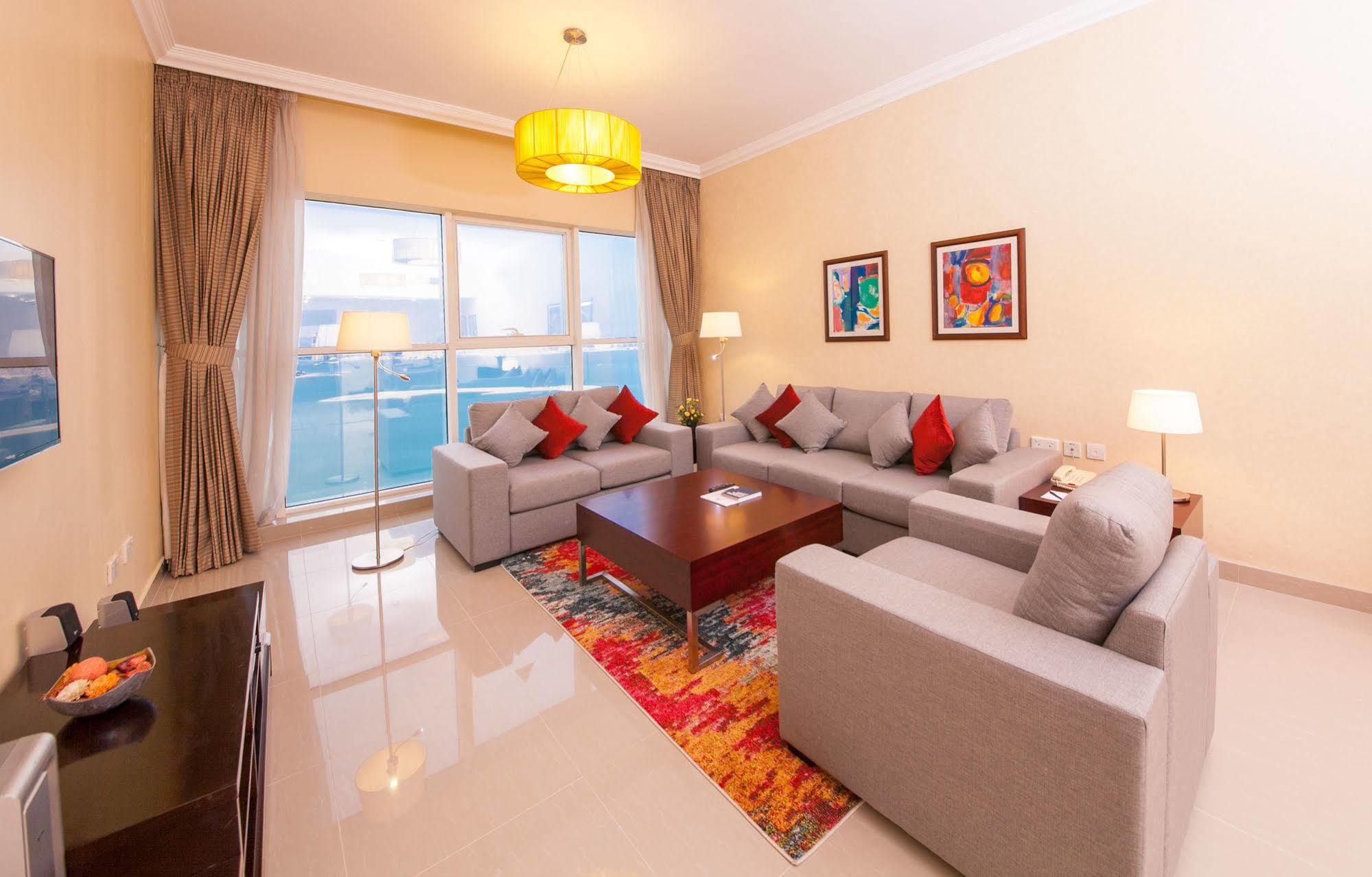 Somerset West Bay Doha Kültér fotó Living room