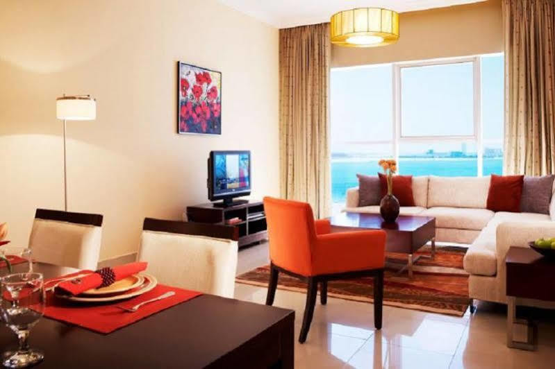 Somerset West Bay Doha Kültér fotó A living room in a typical apartment